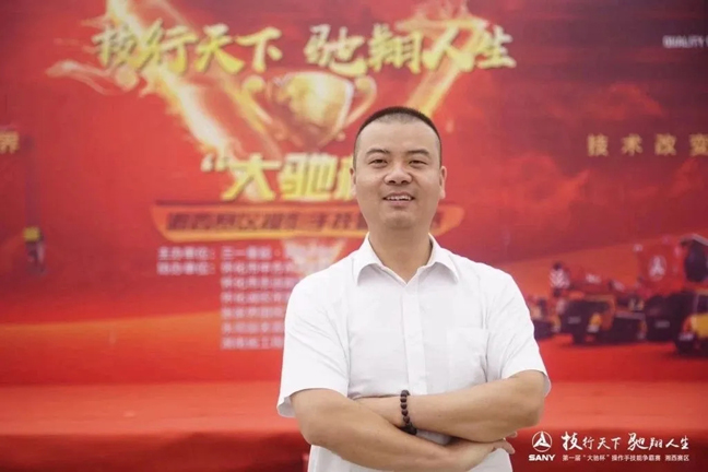 張家界國輝建材有限公司,張家界塔吊租賃,施工電梯租賃,重型吊車租賃,隨車吊租賃,辦公車輛 張家界國輝建材有限公司,張家界塔吊租賃,施工電梯租賃,重型吊車租賃,隨車吊租賃,辦公車輛