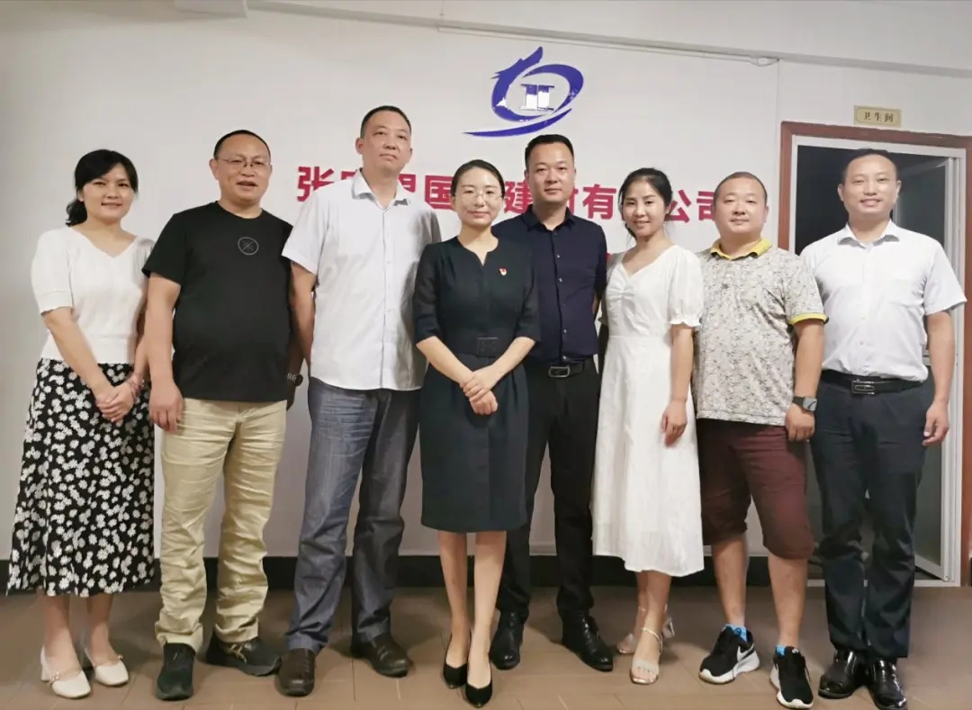 張家界國輝建材有限公司,張家界塔吊租賃,施工電梯租賃,重型吊車租賃,隨車吊租賃,辦公車輛 張家界國輝建材有限公司,張家界塔吊租賃,施工電梯租賃,重型吊車租賃,隨車吊租賃,辦公車輛