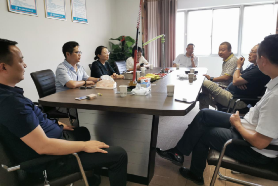 張家界國輝建材有限公司,張家界塔吊租賃,施工電梯租賃,重型吊車租賃,隨車吊租賃,辦公車輛 張家界國輝建材有限公司,張家界塔吊租賃,施工電梯租賃,重型吊車租賃,隨車吊租賃,辦公車輛